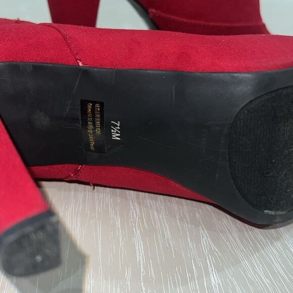 Guess Red Suede Lace Up Back Booties 7.5 - Picture 6 of 9